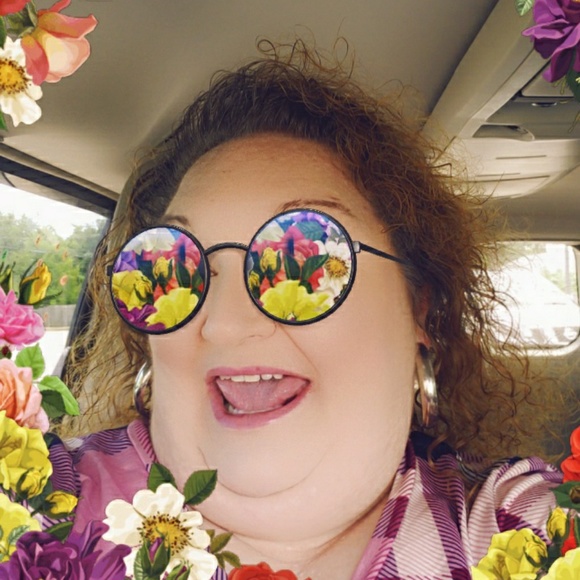 Meet your Posher, Tina - Picture 1 of 1